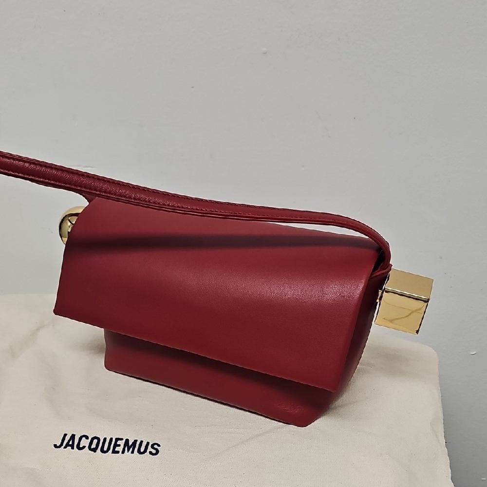 Jacquemus burgundy leather  shoulder bag with gold hardware